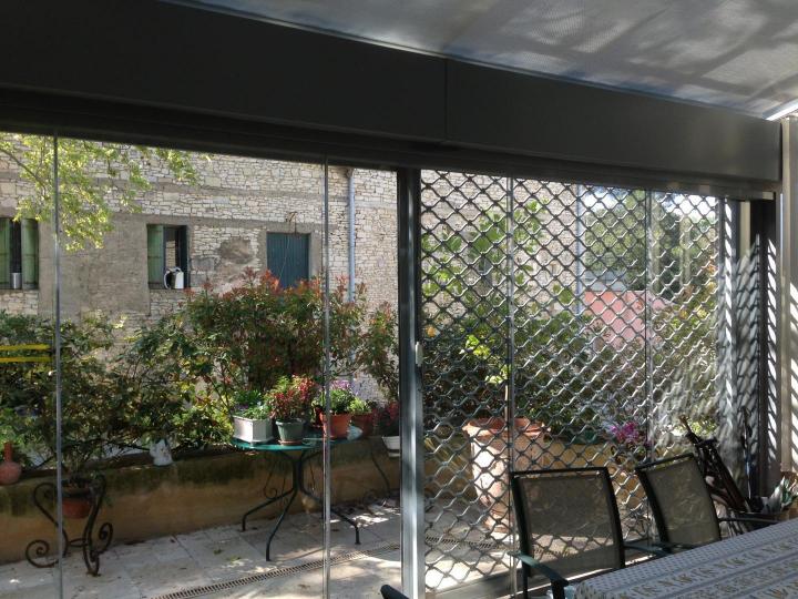 pose de porte d'entrée Nîmes